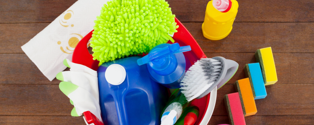 home_renewal_clean_screen_door (1).png