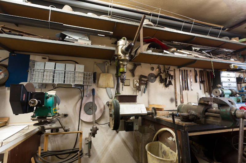 garage workshop