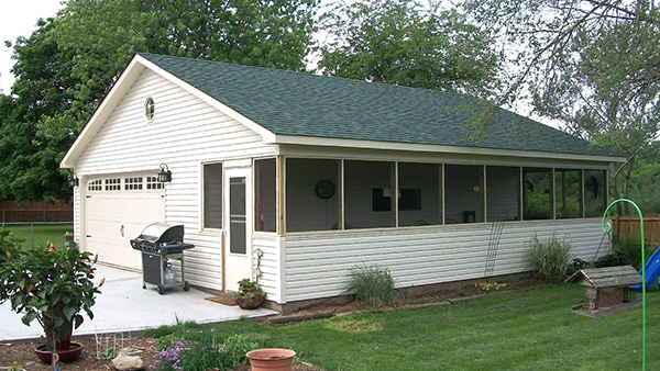 garage with porch