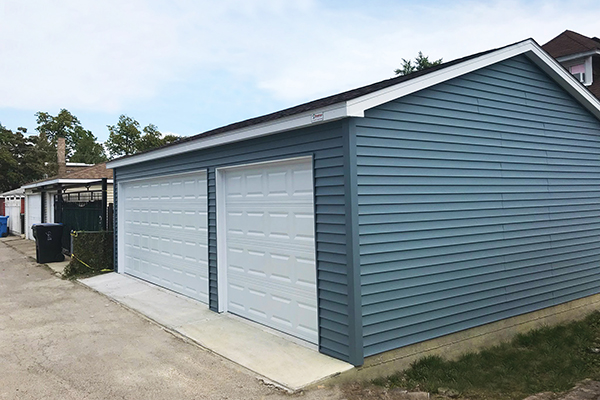 Reverse gable garages