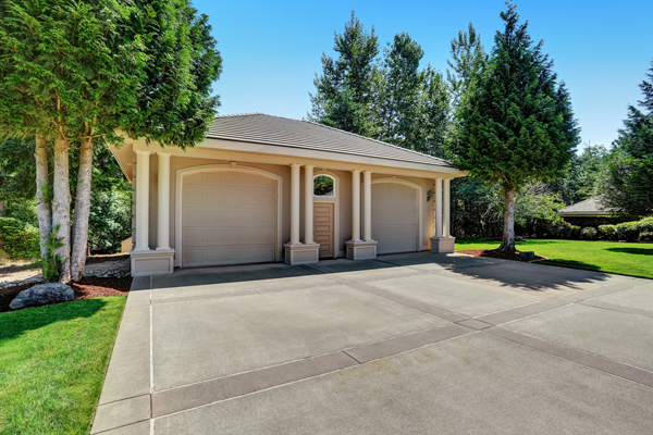 Detached Double Doors Garage