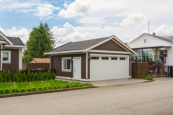 detached one car garage